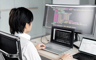 宜阳 api php源码,下载的php源码怎么运行呢？